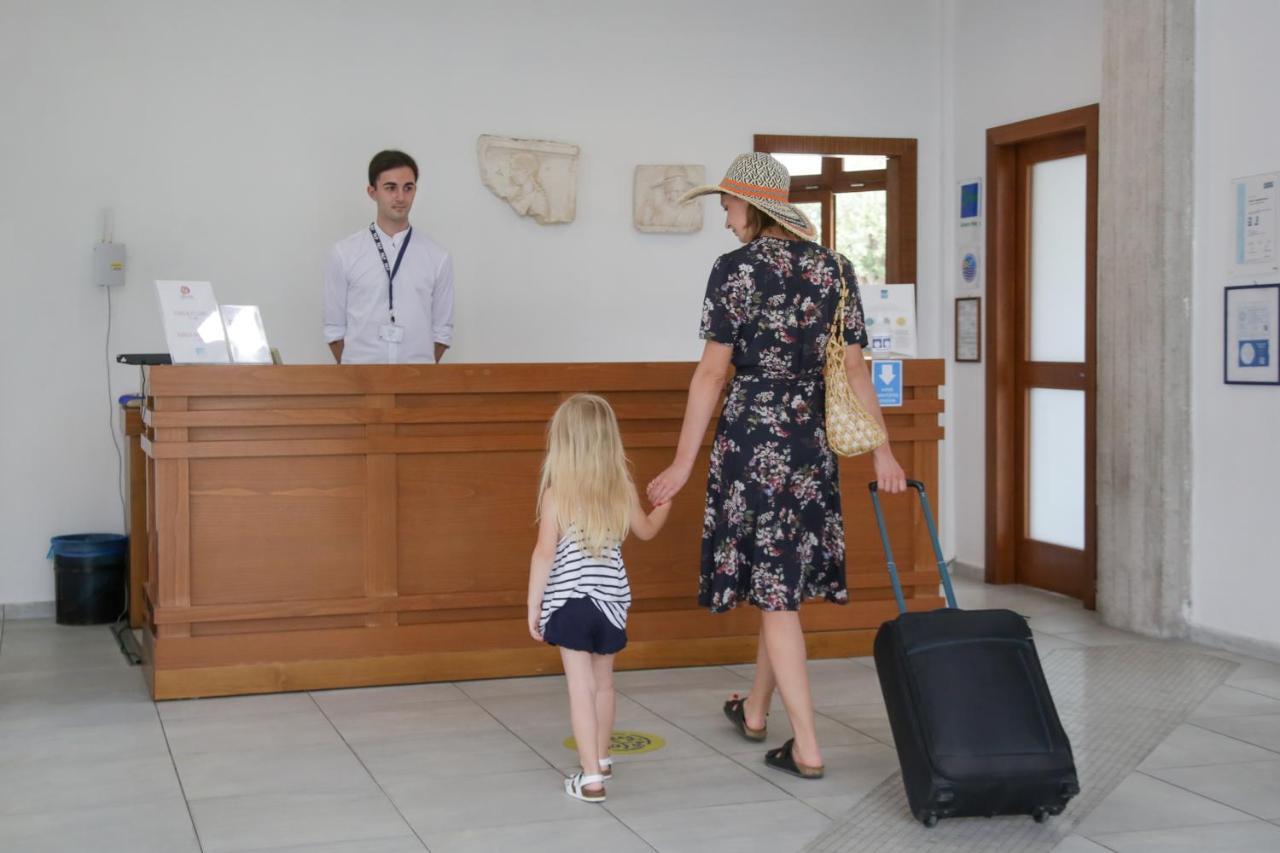 Xenia Ouranoupolis Hotell Exteriör bild